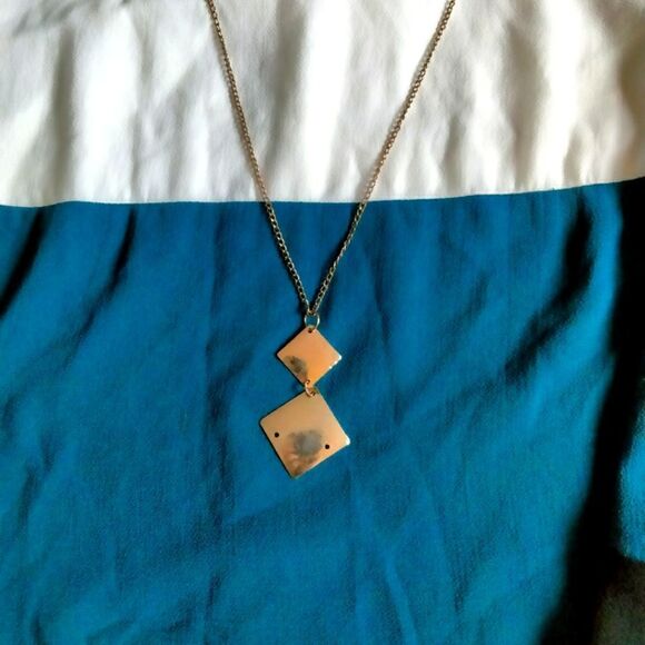 Colorblock Dress attached necklace - Picture 2 of 4